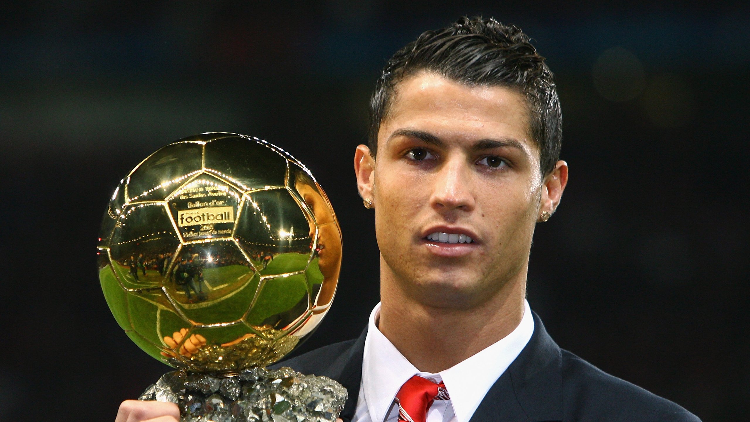 英超经典战役,精彩进球和关键扑救让现场沸腾,英超精华集锦